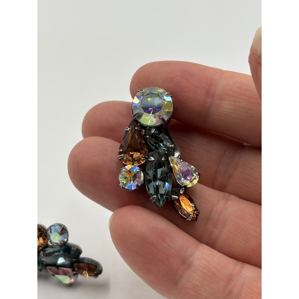 Vintage Weiss Multicolor Rhinestone Clip On Earrings Elegant Cocktail Jewelry - Picture 6 of 11